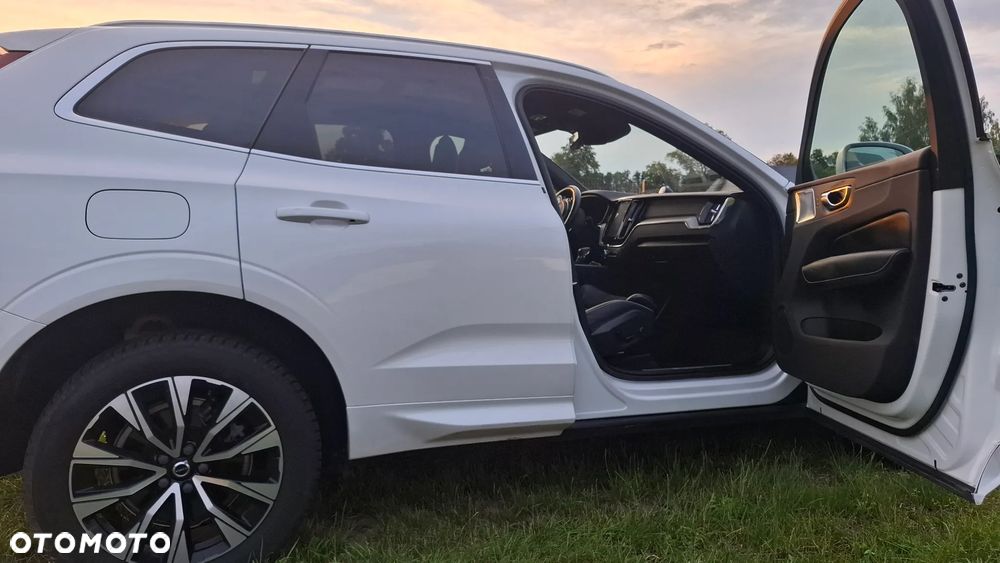 Volvo XC 60 T6 GPF AWD R-Design - 4