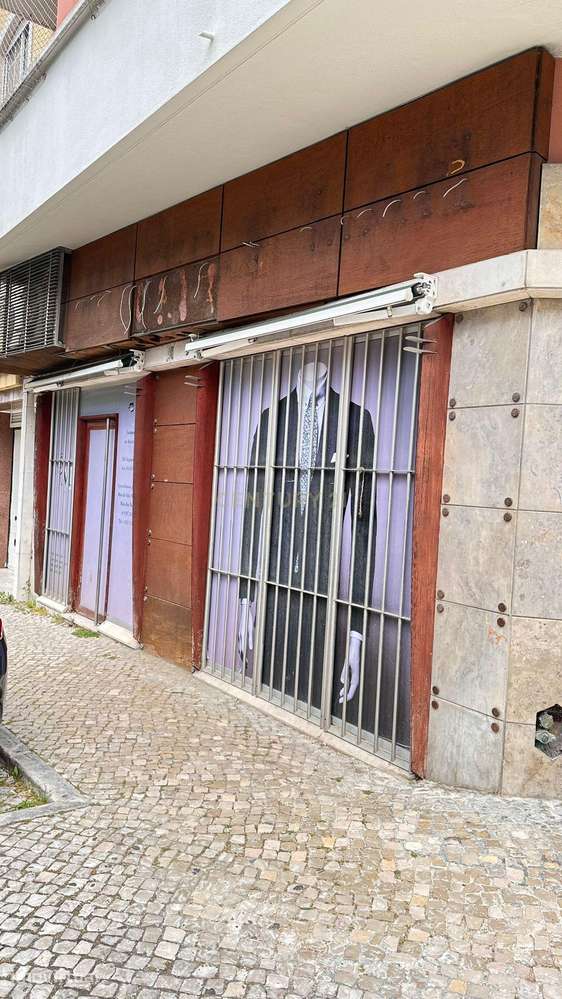 Loja em Lisboa: Av. Defensores de Chaves - Grande imagem: 2/23