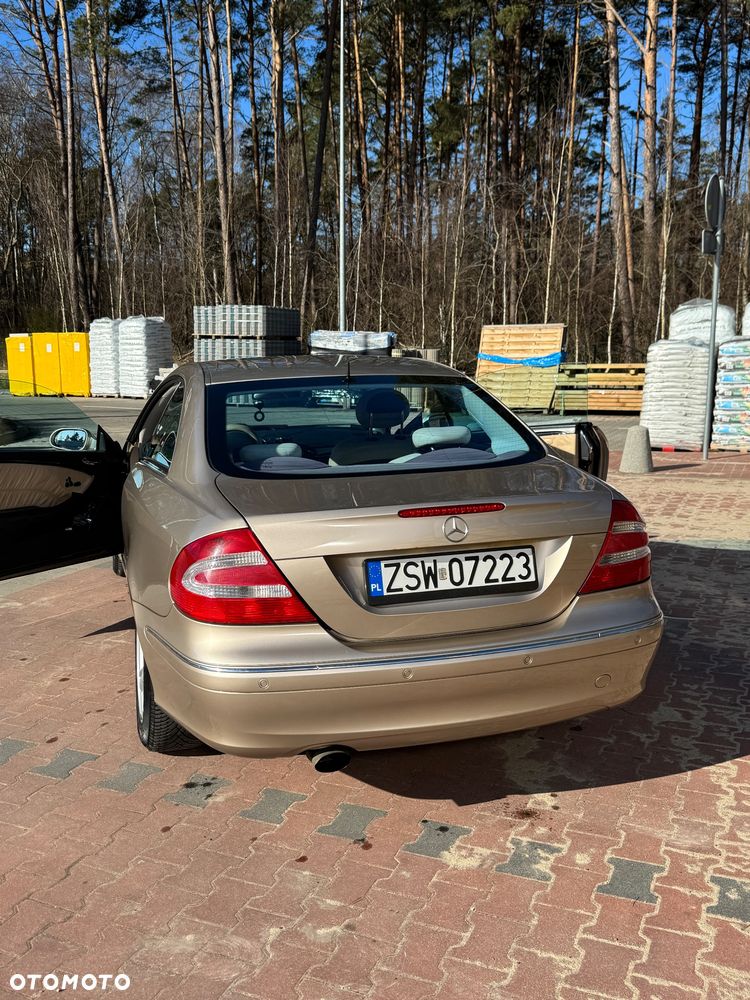 Mercedes-Benz CLK - 4