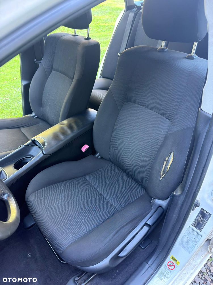 Toyota Avensis 1.6 Luna - 12
