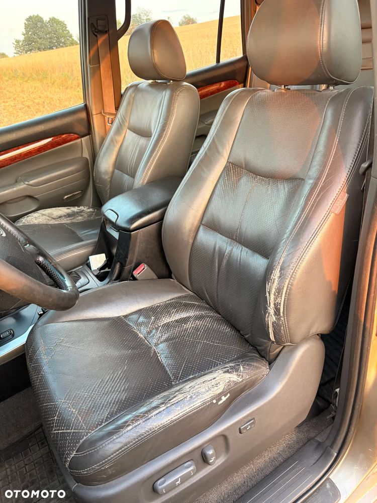 Toyota Land Cruiser - 18