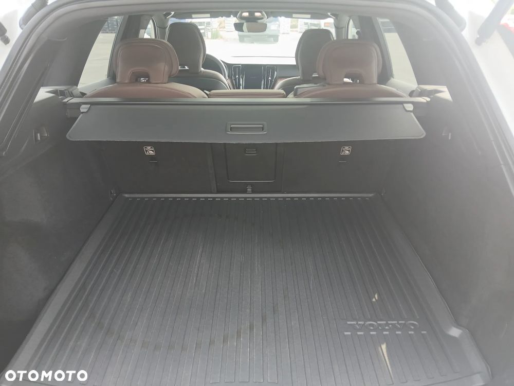 Volvo XC 60 B5 B AWD Momentum - 7