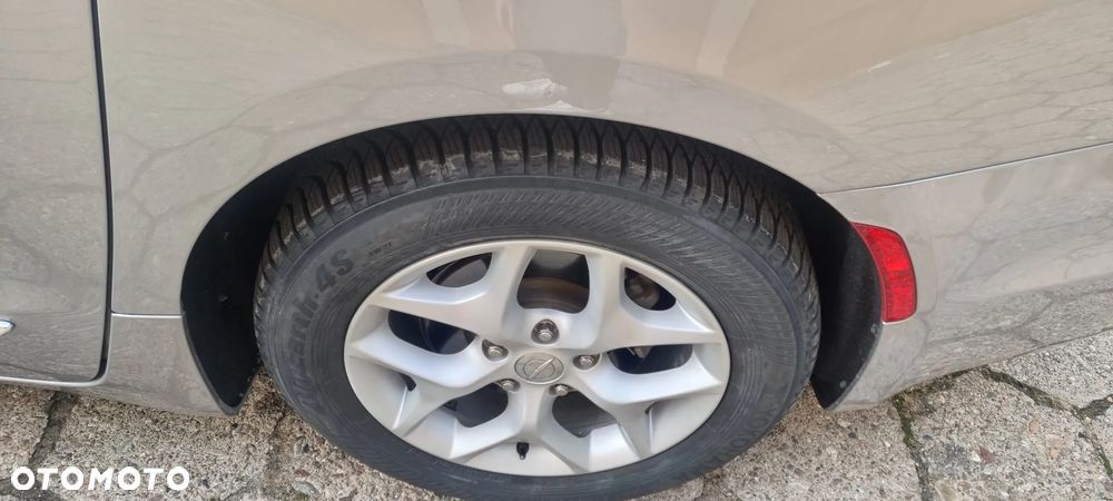 Chrysler Pacifica - 16