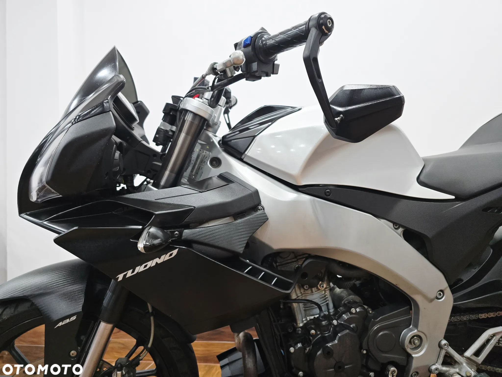 Aprilia Tuono - 23