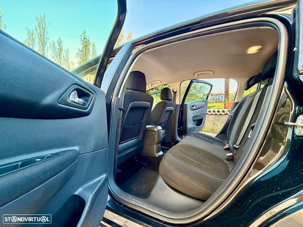 Citroën C4 1.4 16V SX RFM - 9