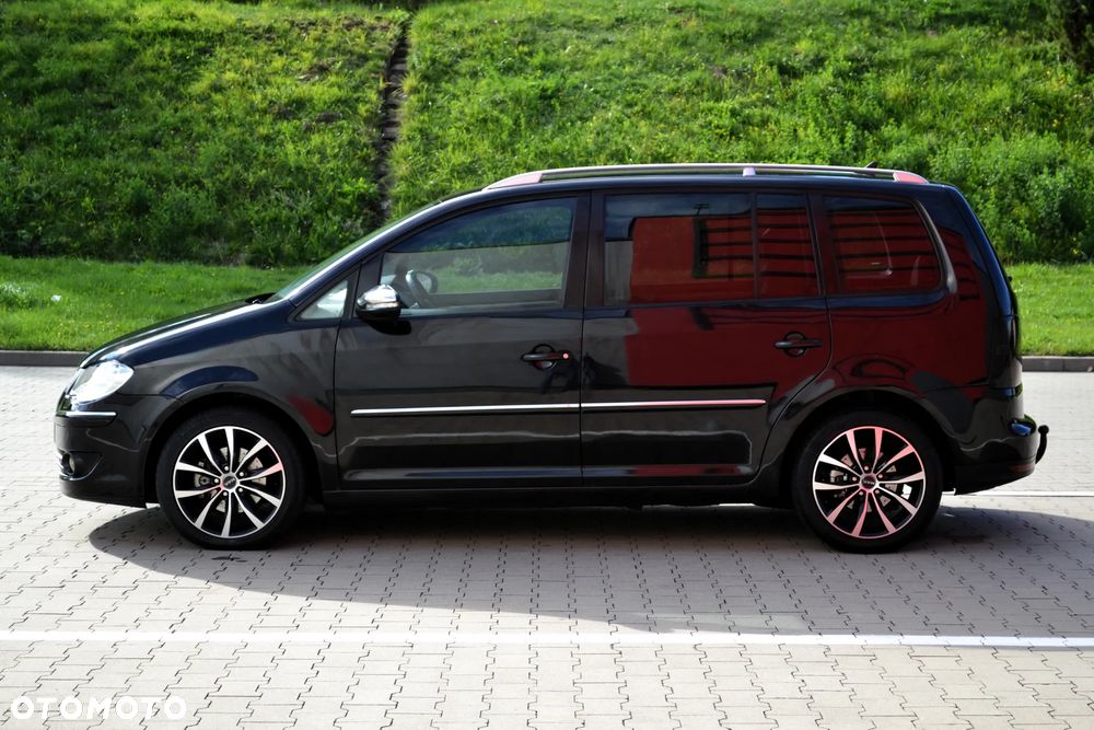 Volkswagen Touran 1.9 TDI DPF DSG Highline - 25