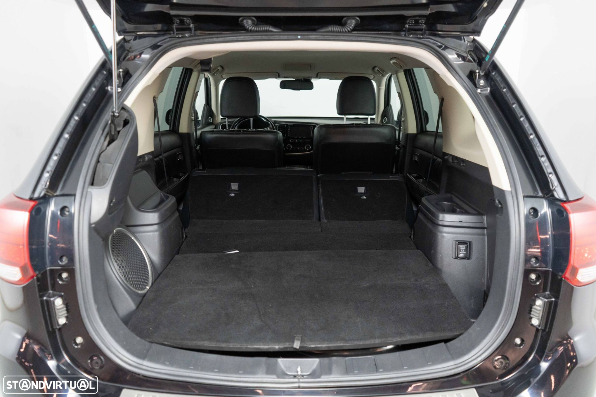 Mitsubishi Outlander 2.0 PHEV Intense Navi - 13