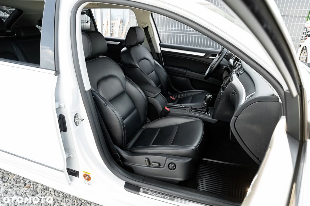 Skoda Superb 2.0 TDI Green tec 4x4 DSG Elegance - 25