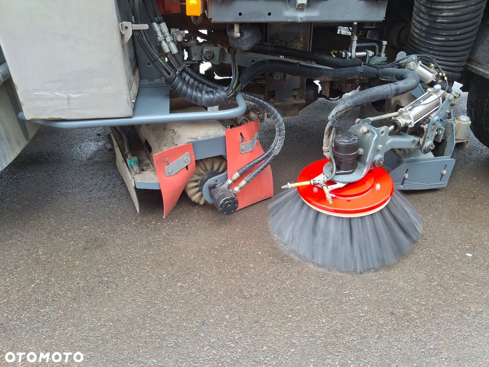 Mercedes-Benz Axor 1829 Zamiatarka BUCHER OptiFant 70 2 Silniki Karcher Wysokiego Ciśnienia Szczotki L/R Listwa Ciśnieniowa + Lanca Eunited PM10 - 22