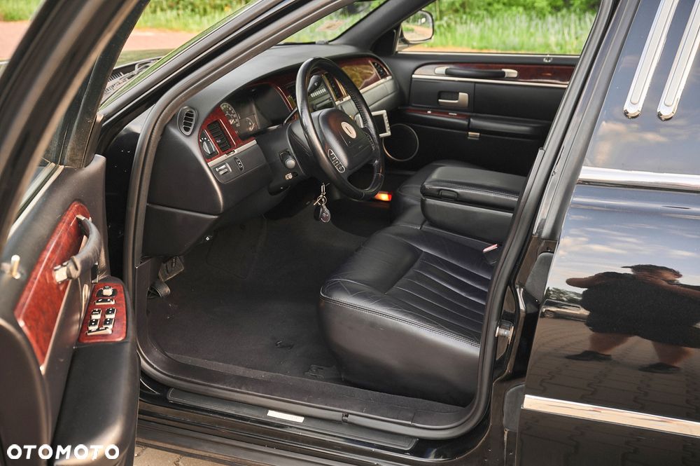Lincoln Town Car 4.6 Executive - 26