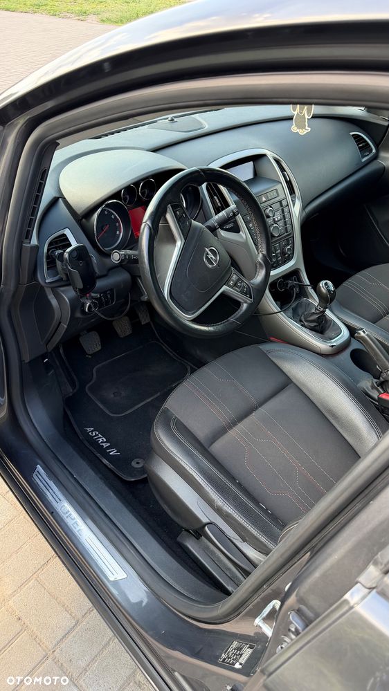 Opel Astra 1.4 T Cosmo - 26