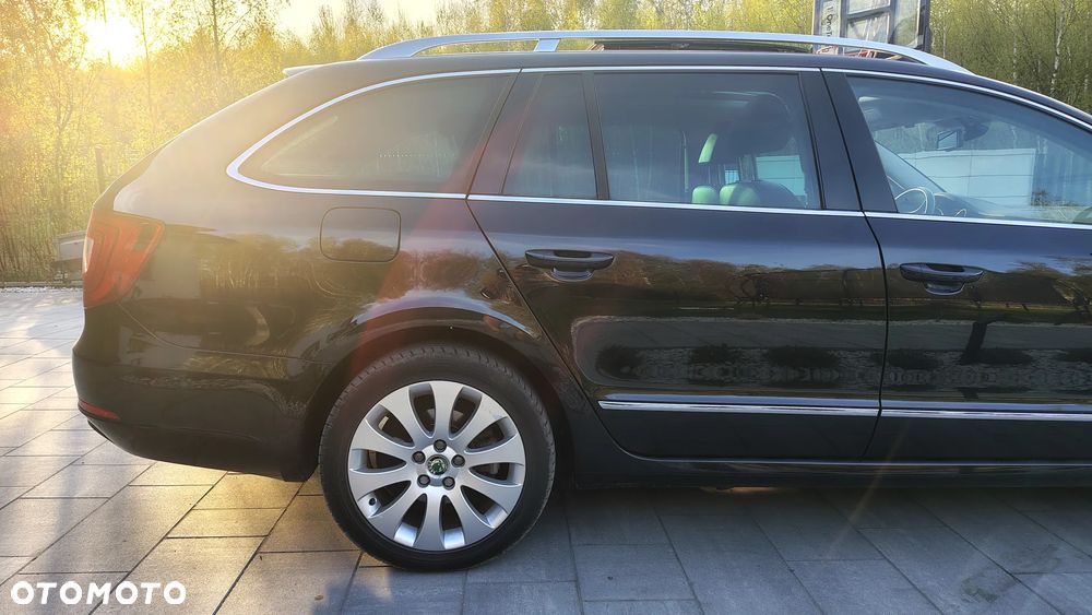 Skoda Superb 1.8 TSI FAMILY - 35