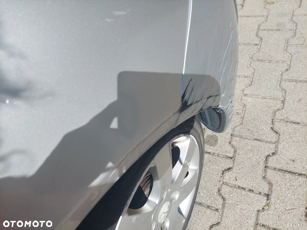 Mitsubishi Colt 1.5 - 9