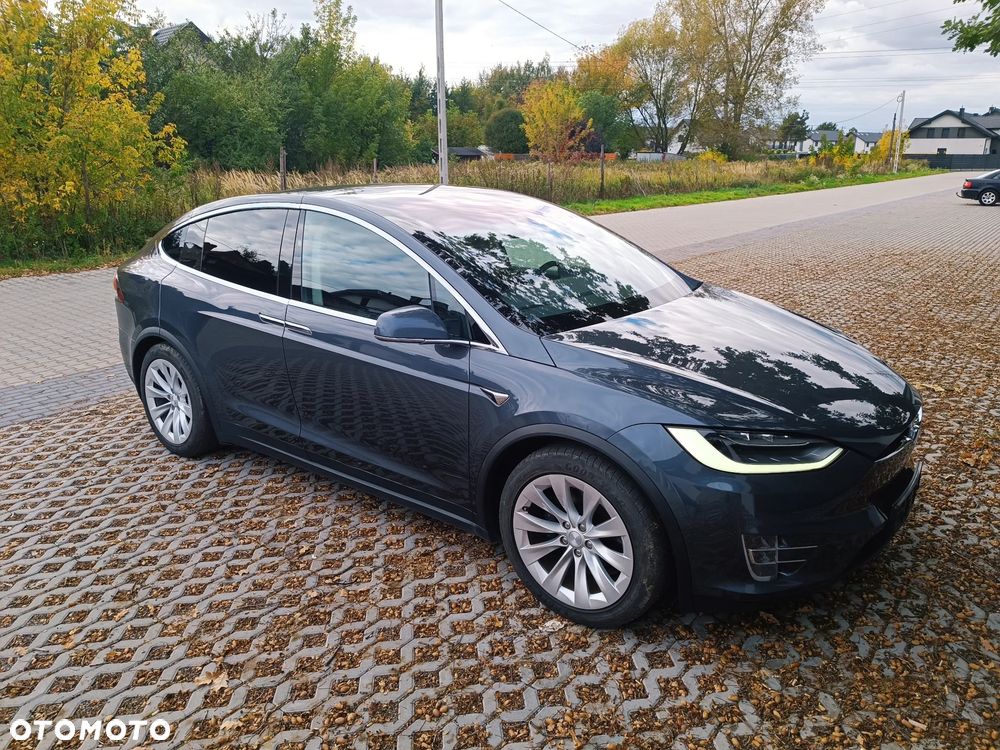 Tesla Model X 2017 photo 2
