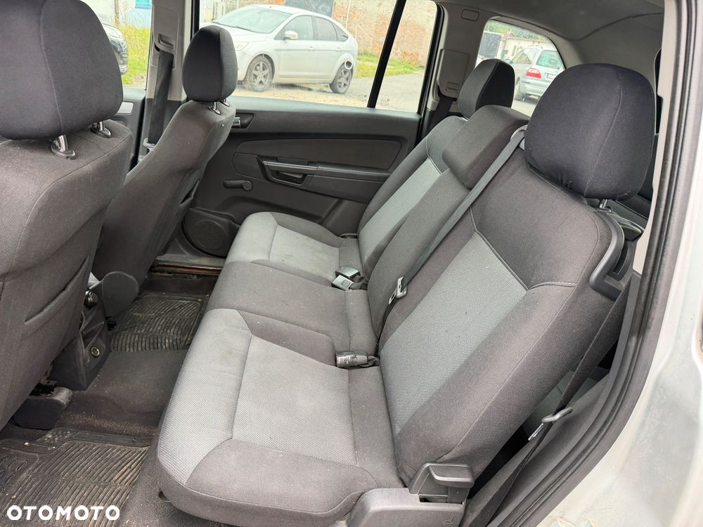 Opel Zafira 1.9 CDTI Essentia - 18