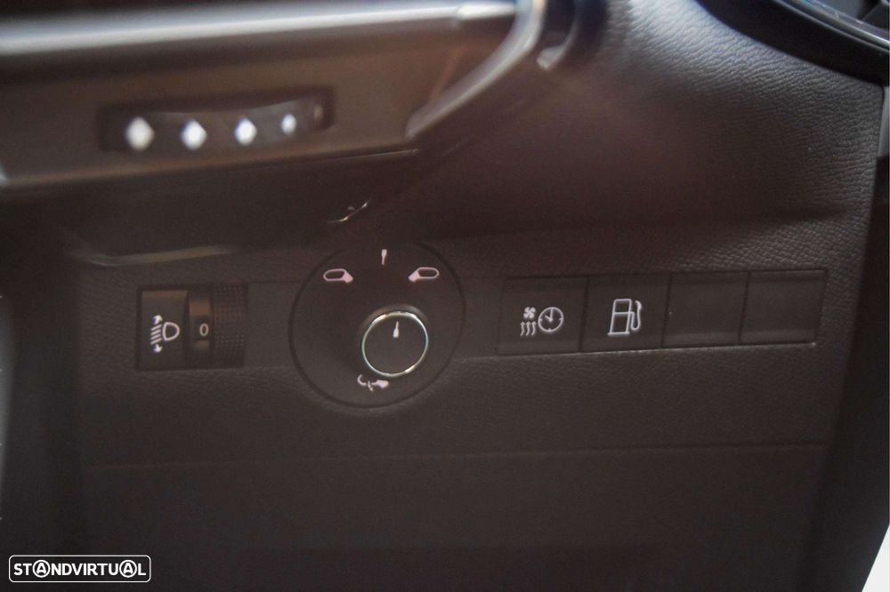 DS DS7 E-Tense Performance Line+ EAT8 - 32