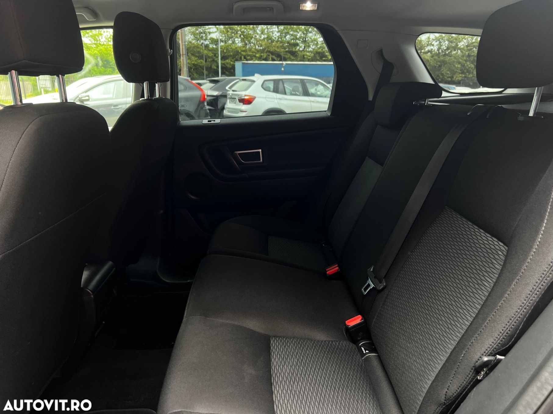 Land Rover Discovery Sport 2.0 l TD4 PURE - 12