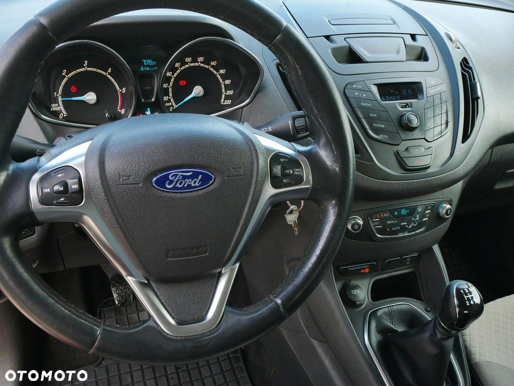 Ford Tourneo Courier - 15