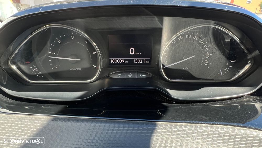 Peugeot 2008 1.6 BlueHDi Allure - 10