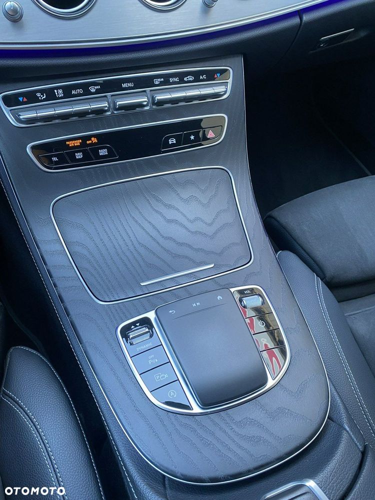Mercedes-Benz Klasa E - 27