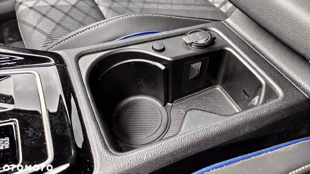 Volkswagen Golf - 34