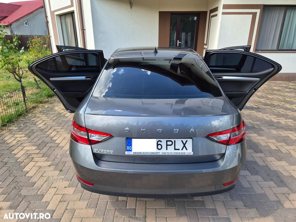 Skoda Superb 2.0 TDI DSG Ambition - 29