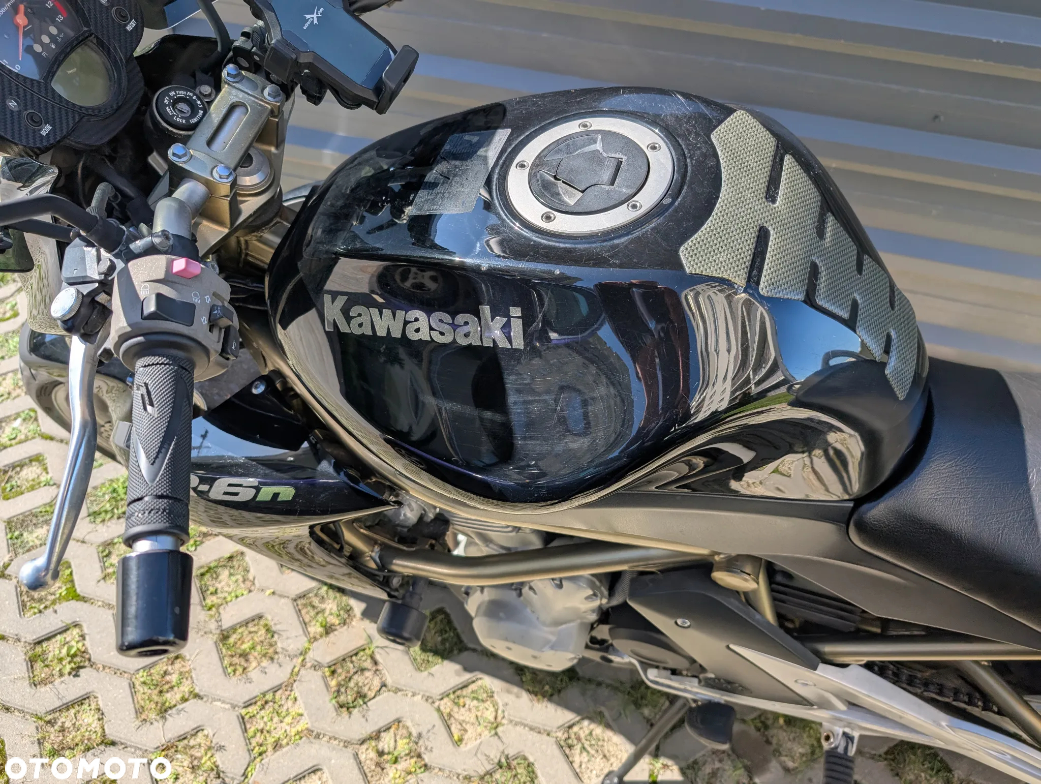 Kawasaki ER - 10