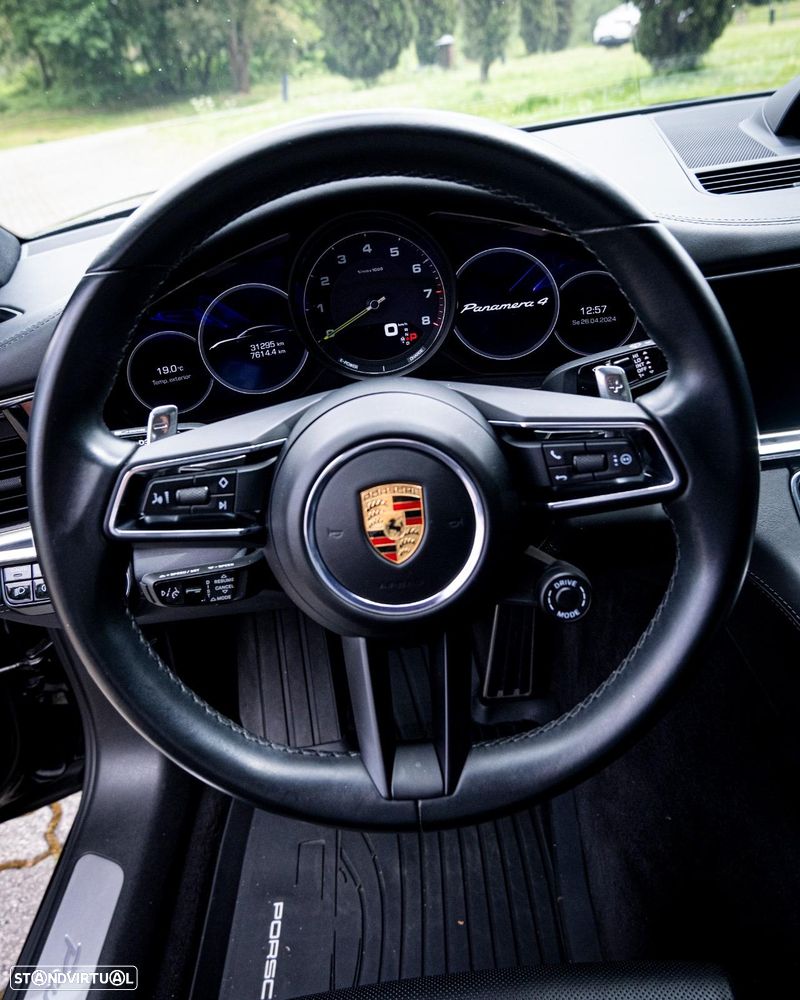 Porsche Panamera - 12