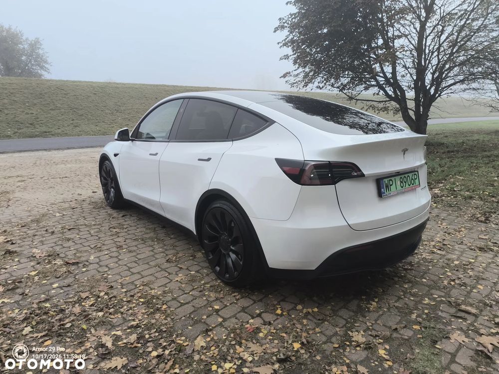 Tesla Model Y Long Range Dual Motor AWD - 4