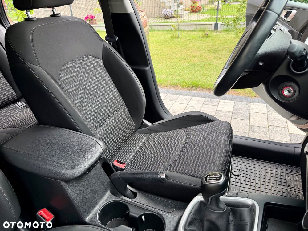 Kia XCeed 1.5 T-GDI M - 25