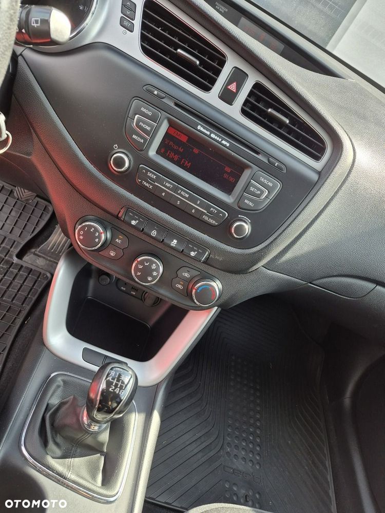 Kia Ceed - 12