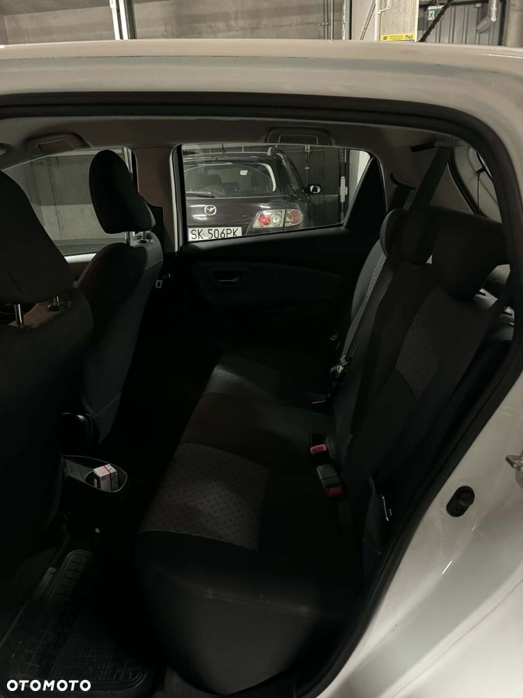 Toyota Yaris - 12