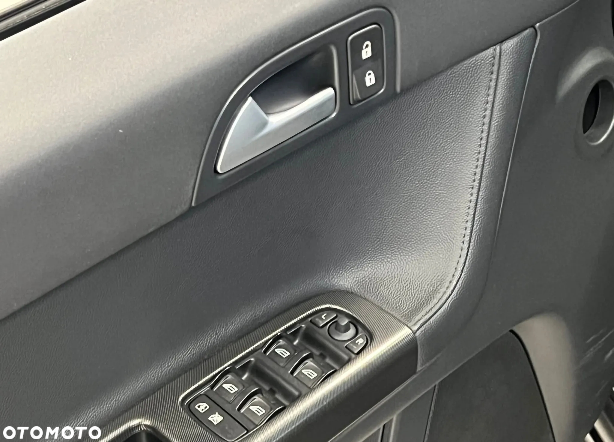 Volvo V50 ver-d5 - 17