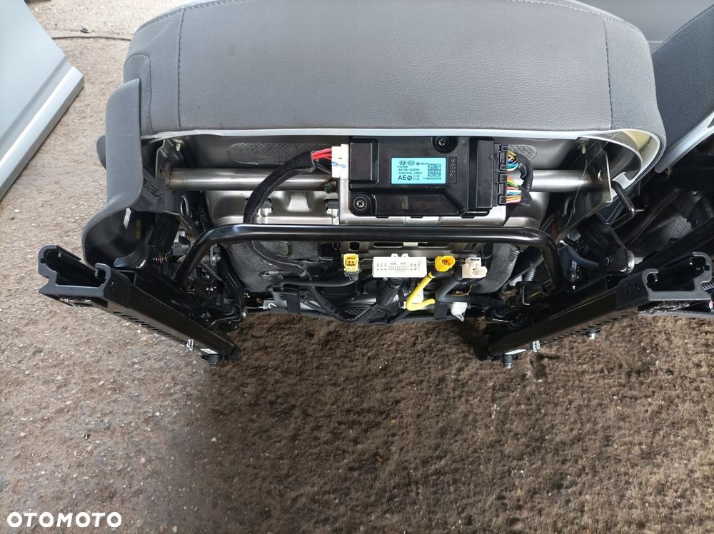 HYUNDAI IONIQ IV 4 LIFT FOTELE KANAPA GRZANE BOCZKI SKORA - 9