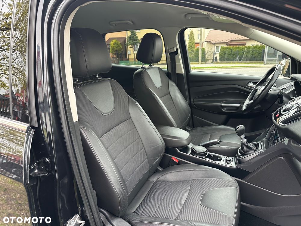 Ford Kuga 2.0 TDCi 4x4 Titanium - 17