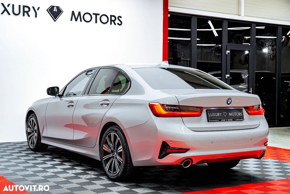 BMW Seria 3 318i Aut. Luxury Line - 30