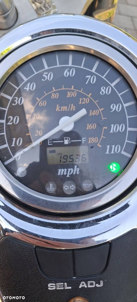 Suzuki VL 800 Volusia - 4