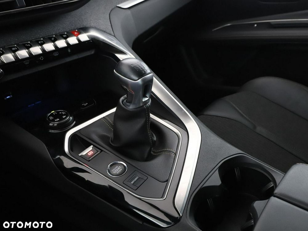 Peugeot 3008 - 28