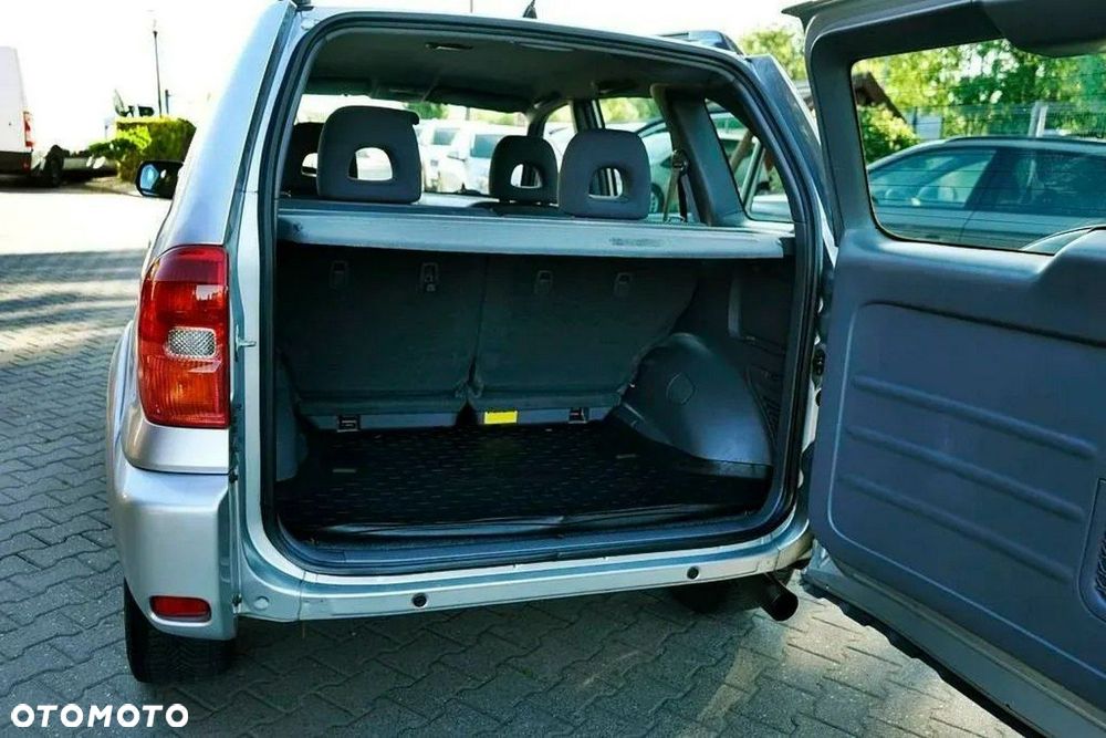 Toyota RAV4 2.0 D-4D 4x4 - 22
