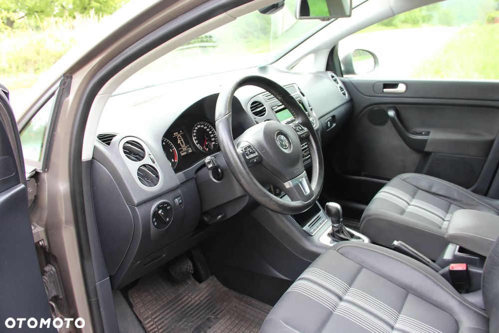 Volkswagen Golf Plus 1.6 TDI DPF DSG MATCH - 11