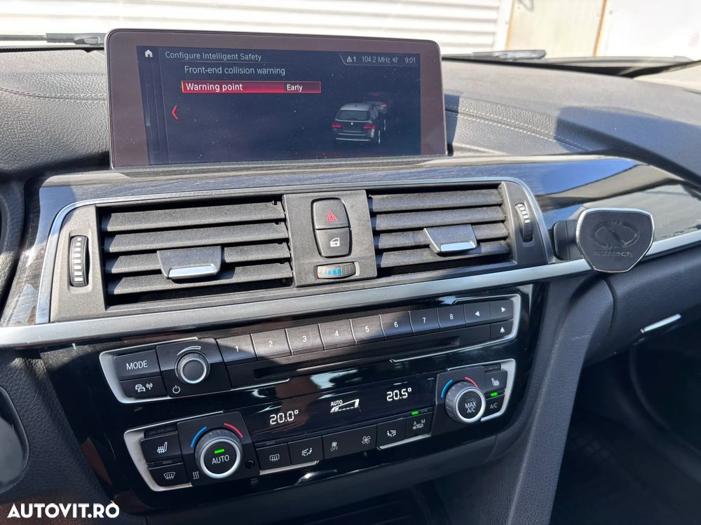 BMW Seria 3 330i xDrive Aut. Sport Line - 31