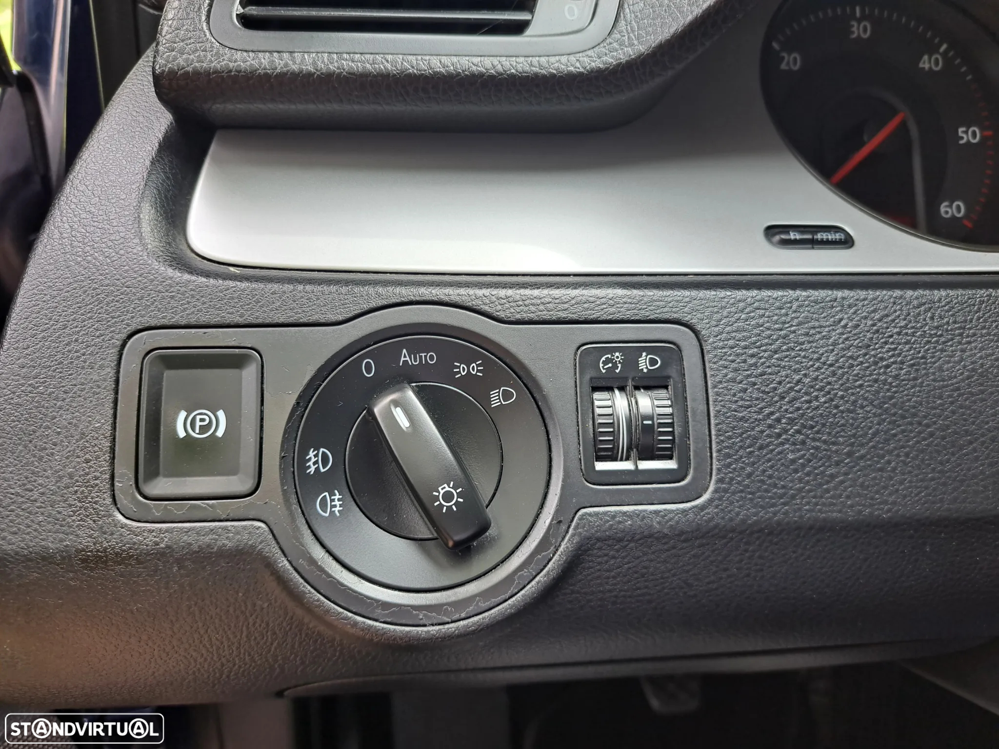 VW Passat Variant 2.0 TDi Highline - 14