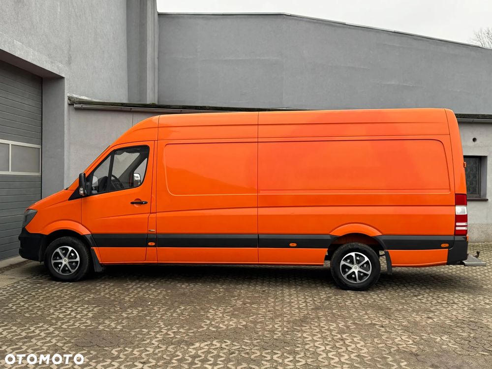 Mercedes-Benz Sprinter - 2