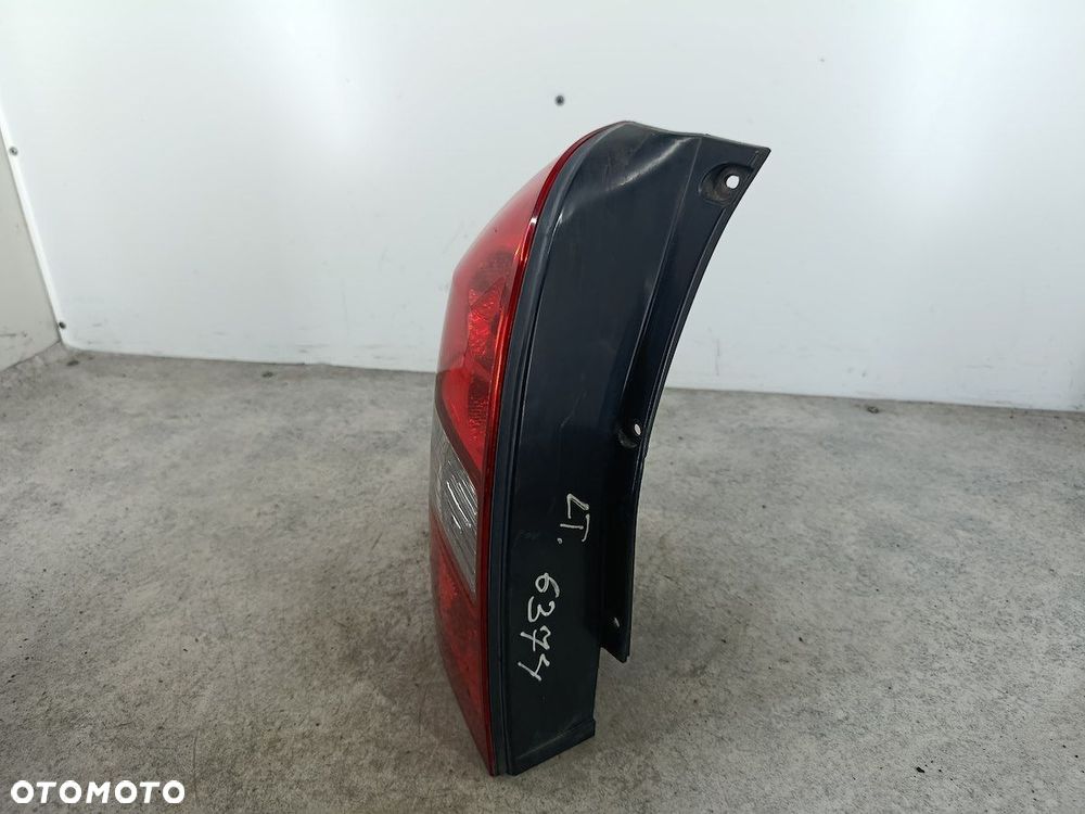 LAMPA TYLNA LEWA HYUNDAI TUCSON I 92401-2E0 - 4