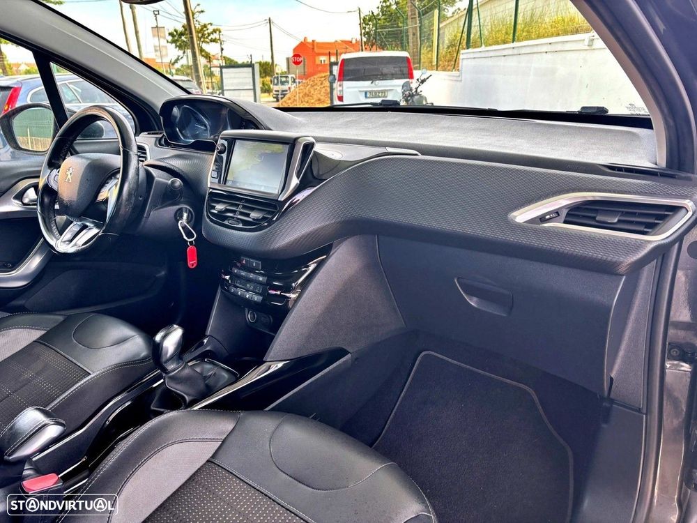 Peugeot 2008 BlueHDi 100 Allure - 6