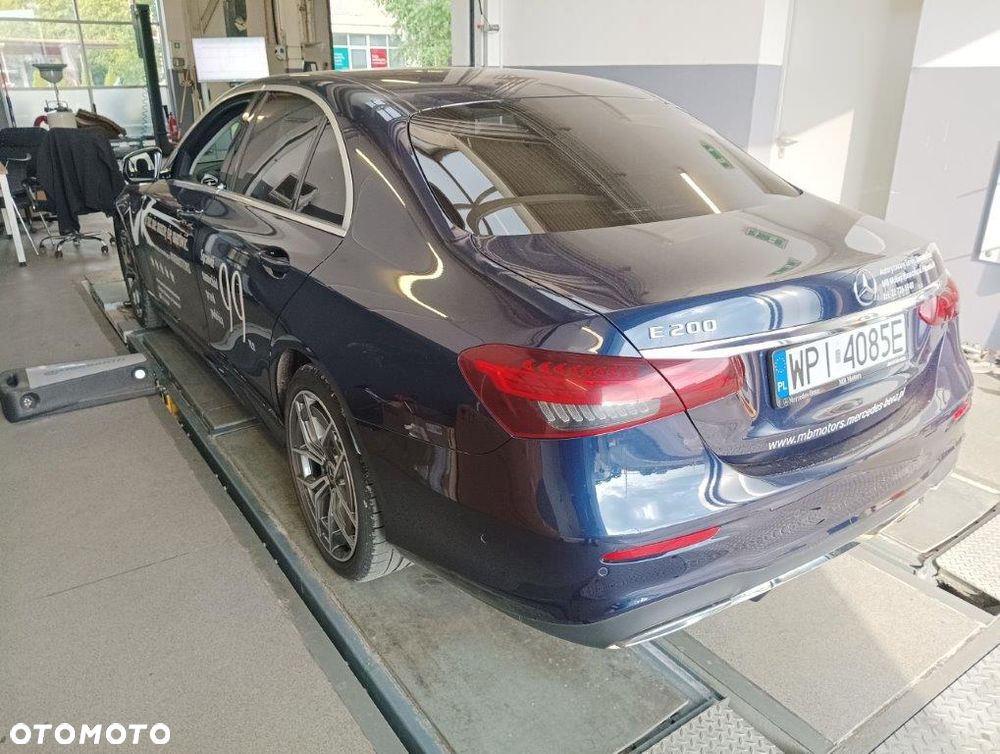 Mercedes-Benz Klasa E 200 AMG - 26