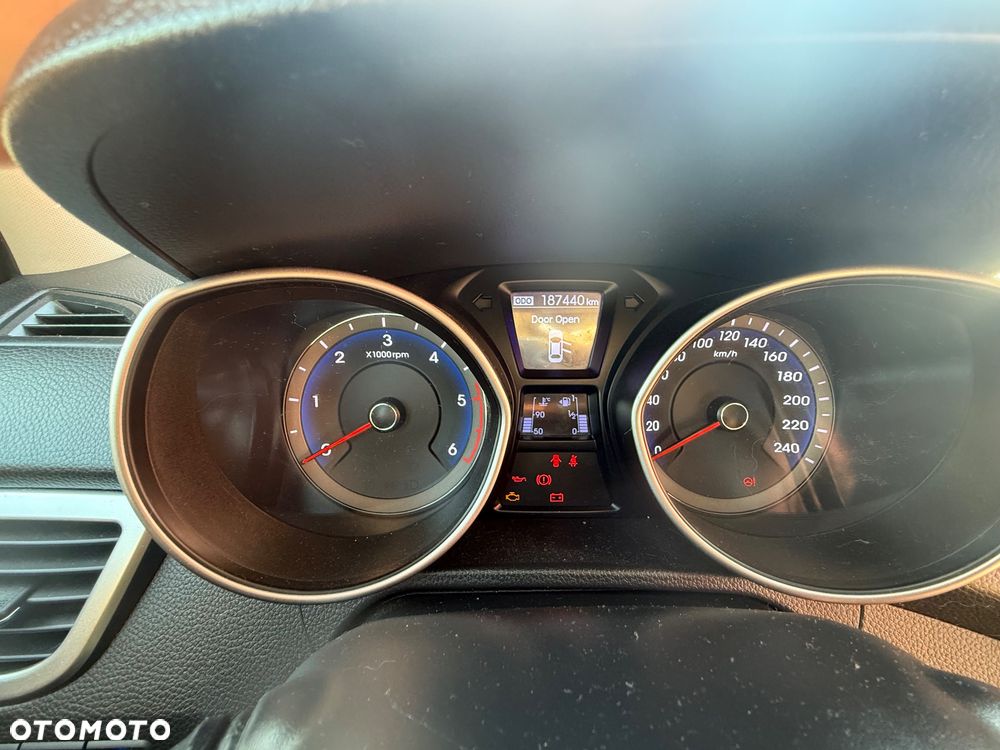 Hyundai i30 i30cw blue 1.6 CRDi Trend - 10