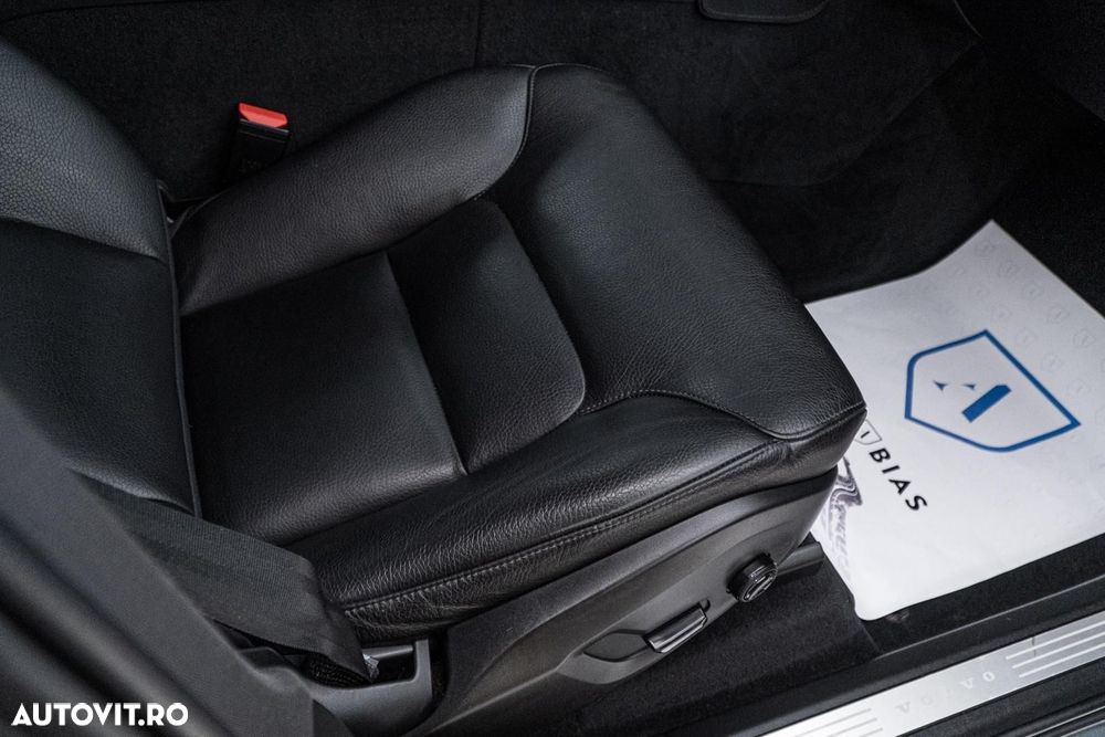 Volvo XC 90 D5 AWD Momentum - 36