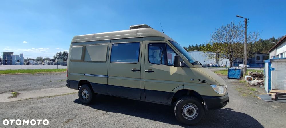 Mercedes-Benz Sprinter - 1