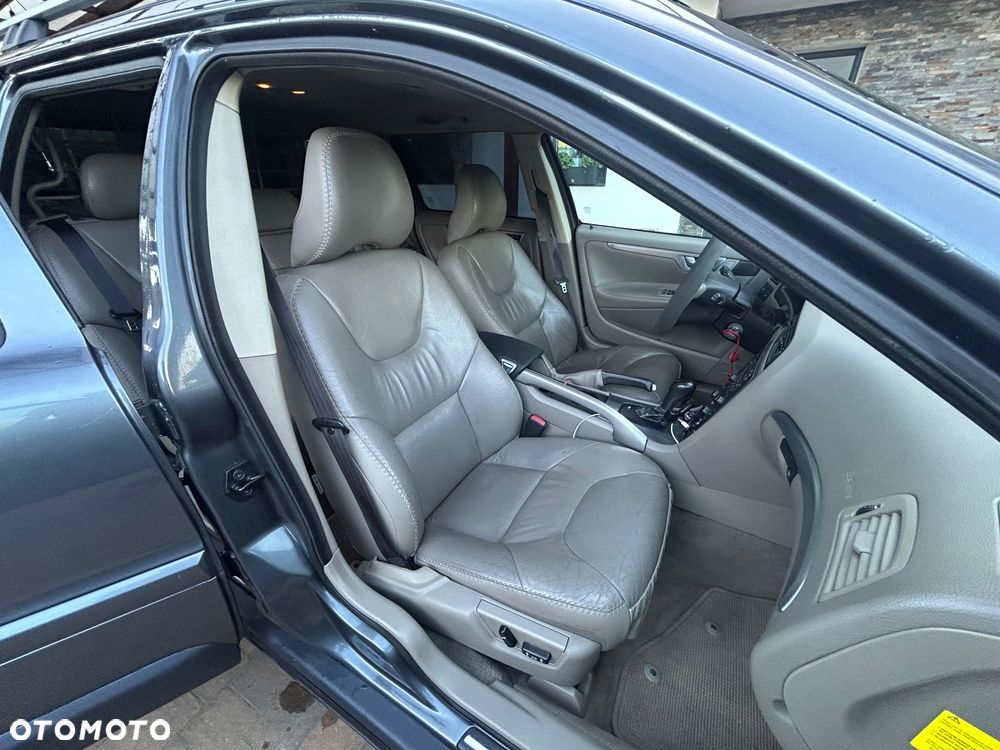 Volvo XC 70 D5 AWD Summum - 12